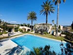 villa-saint-tropez-place-des-lices-2-300x225 villa saint tropez place des lices 2 immobilier Saint Tropez Grimaud Ramatuelle Gassin villa-saint-tropez-place-des-lices-2-300x225 villa saint tropez place des lices 2 immobilier Saint Tropez Grimaud Ramatuelle Gassin